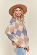 Load image into Gallery viewer, DIAMOND PATTERNED SWEATER