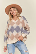 Load image into Gallery viewer, DIAMOND PATTERNED SWEATER