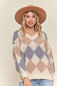 Load image into Gallery viewer, DIAMOND PATTERNED SWEATER
