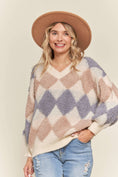 Load image into Gallery viewer, DIAMOND PATTERNED SWEATER