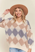 Load image into Gallery viewer, DIAMOND PATTERNED SWEATER
