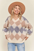 Load image into Gallery viewer, DIAMOND PATTERNED SWEATER