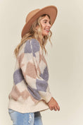 Load image into Gallery viewer, DIAMOND PATTERNED SWEATER