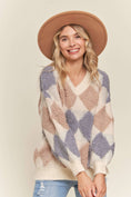 Load image into Gallery viewer, DIAMOND PATTERNED SWEATER
