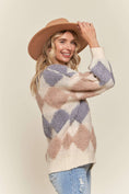 Load image into Gallery viewer, DIAMOND PATTERNED SWEATER