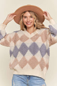 Load image into Gallery viewer, DIAMOND PATTERNED SWEATER