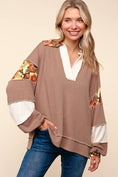 Load image into Gallery viewer, Drop Shoulder Color Block Pullover Knit Top
