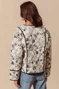 Load image into Gallery viewer, Quilted Floral Woven Jacket With Pockets

